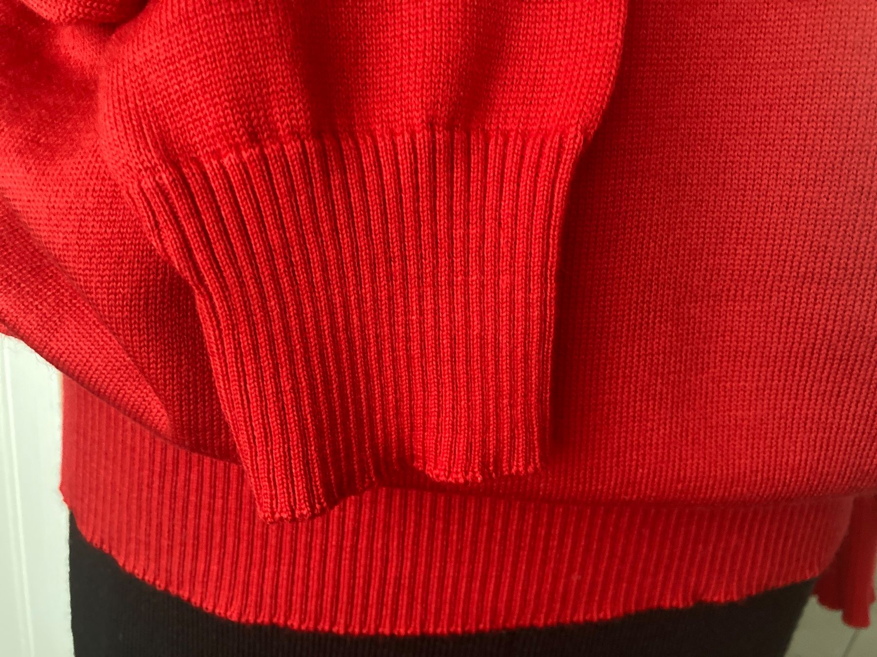Maglioni & Felpe: Roter 100% Wollpullover, reine Schurwolle – Usato da Stetten AG venduto da Hanya 2