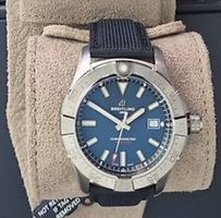 Breitling Avenger Automatic 42 Blau  FABRIKNEU & UNGETRAGEN