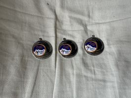 3 gleiche silberne Medaillen 