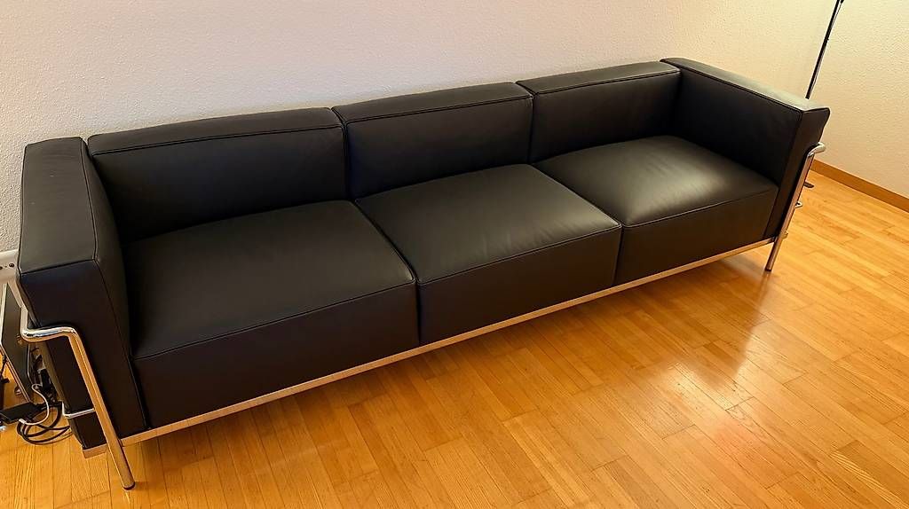 Divani: CASSINA LC3 Sofa in Schwarz – Nuovo e nell'imballaggio originale da Zug venduto da tho_b78v 1