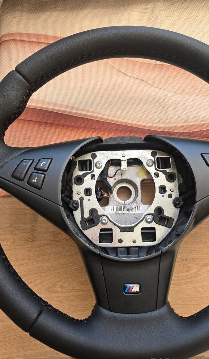 BMW Tutti pezzi di ricambio auto: Neues Leder lenkrad BMW E60 E61 E60M E61M E63 E63M M5 BMW M6 – Nuovo (secondo la descrizione) da Auw venduto da Neo_z2rq 2