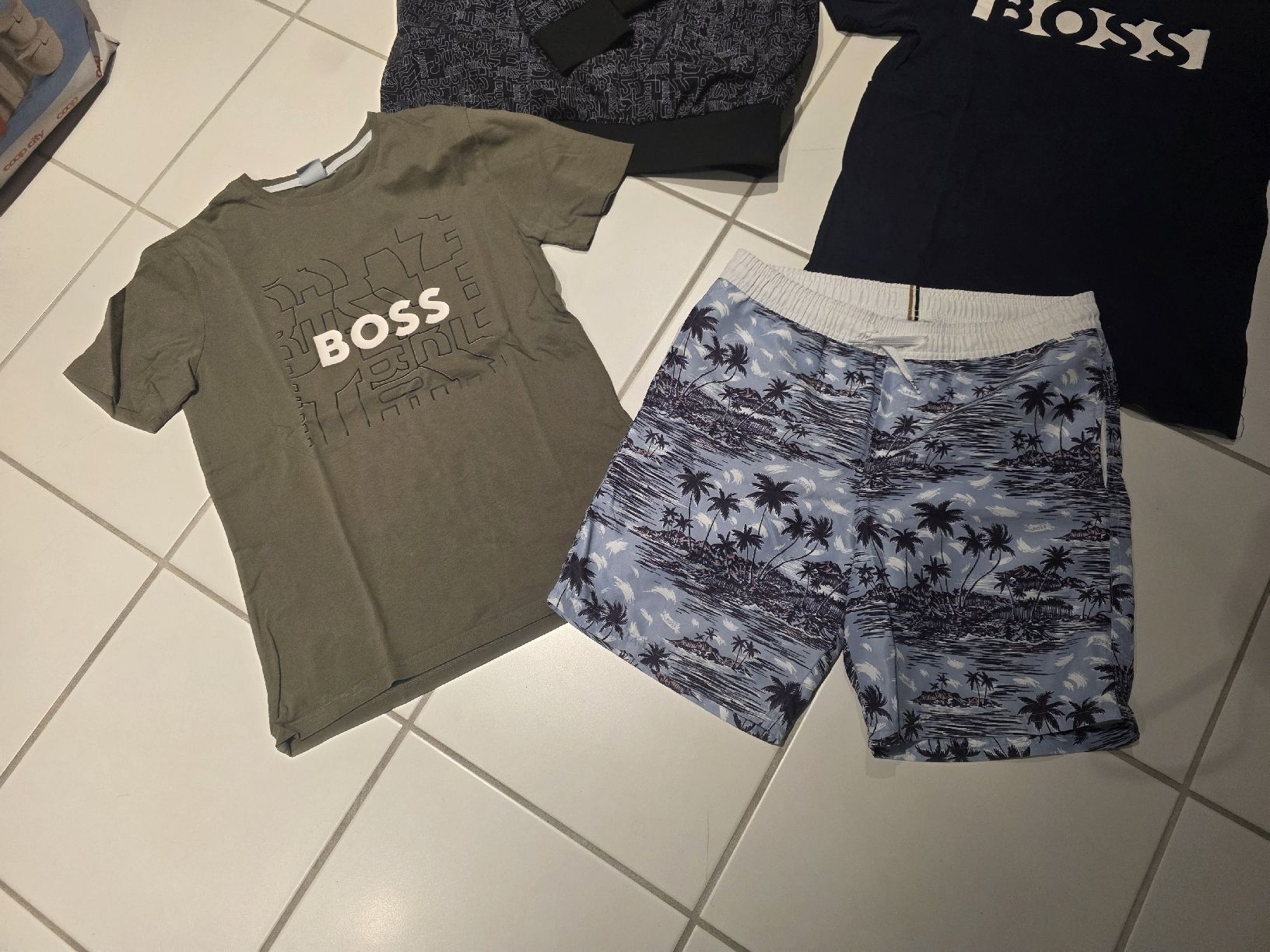 Hugo Boss Ensembles coordonnés: boss kleiderpaket, 14+ – D'occasion à Mollis par DaKo79 2