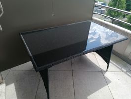 Table d'extérieur noir plateau verre