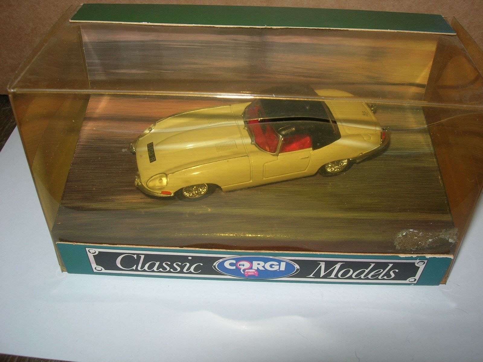 Jaguar Modellini d'auto: Jaguar E Type  Soft Top ° Corgi 1:43 – Nuovo e nell'imballaggio originale da Hornussen venduto da Amw 5