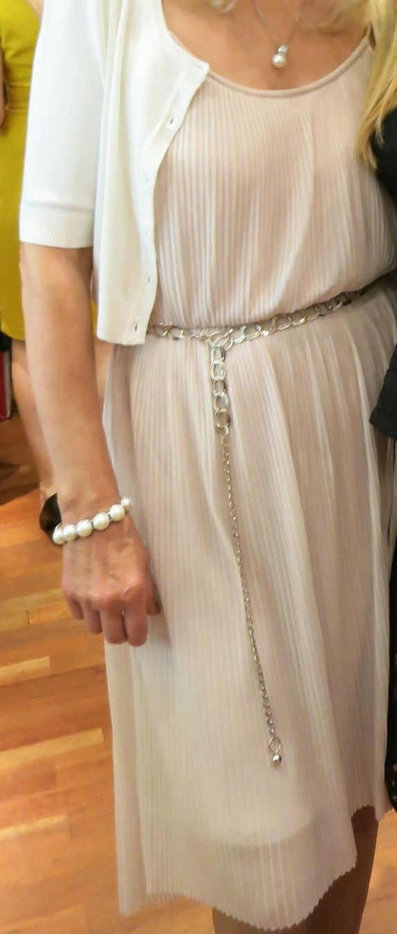 Kleider: Kleid mit Plissée, Gr. 36, beige, leicht rosa – Gebraucht aus Waldkirch von alwiwasg