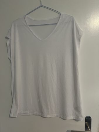 Damen T-Shirt Weiss Grösse XL V-Ausschnitt neu