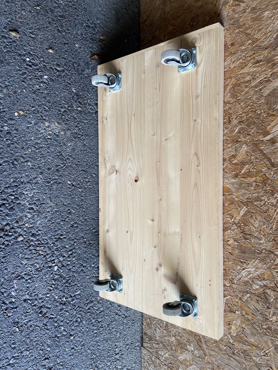 Articoli in legno: Rollbrett aus Holz, praktisch,und stabil – Usato da Galmiz venduto da Queenstone 1