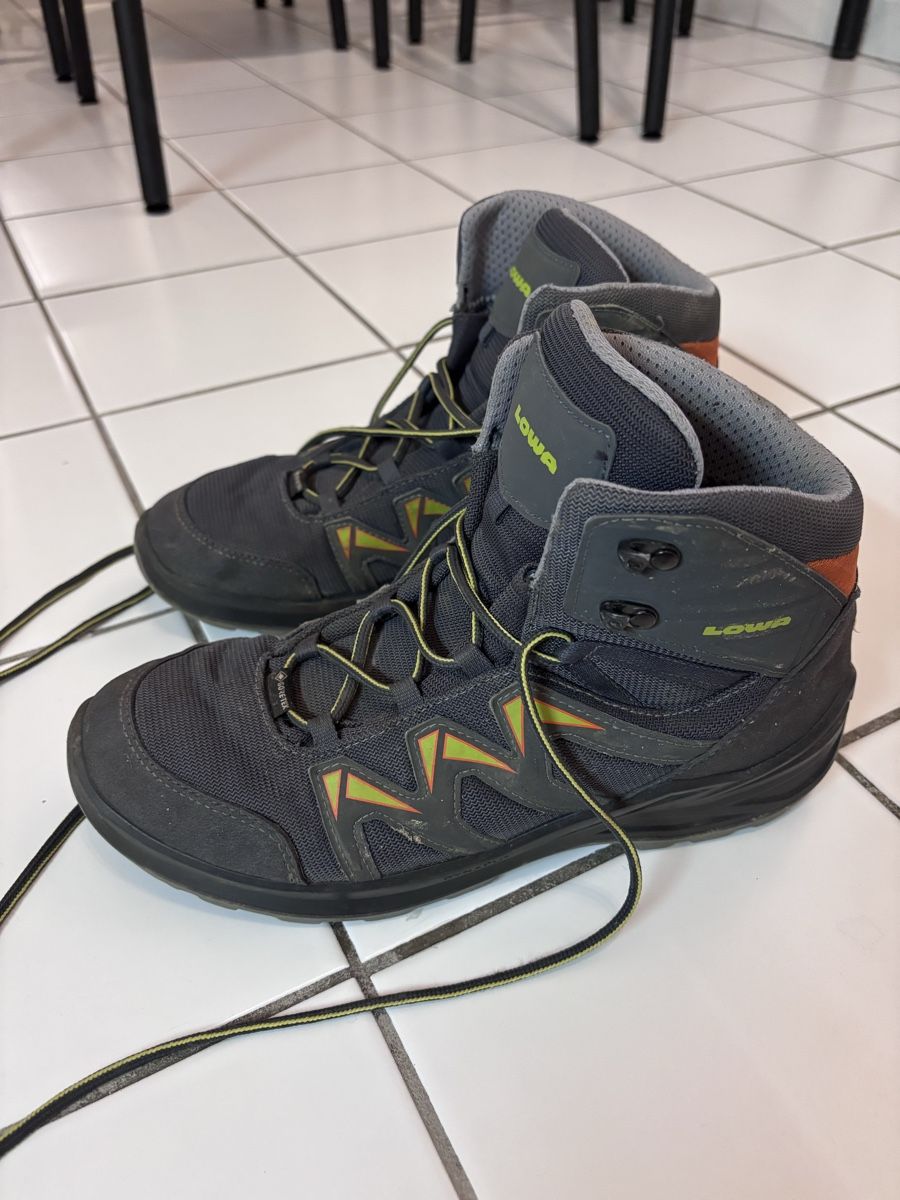 Lowa Scarpe per ragazzi: Trekkingschuhe Lowa Junge – Usato da Konolfingen venduto da gma_smx6