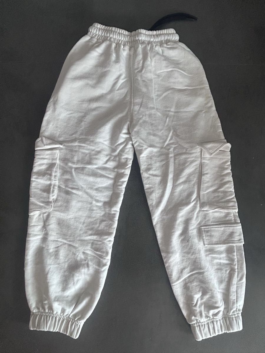 Bershka Kleiderpakete: White Cropped Sweater and Cargo Pants Set Size S – Neu (gemäss Beschreibung) aus Winterthur von sel_g95h 4
