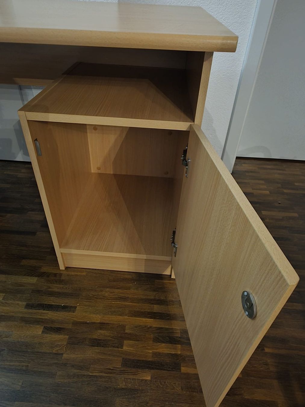 Scrivanie: Bureau avec espace de rangement – Usato da Biel/Bienne venduto da ang_t57h 3
