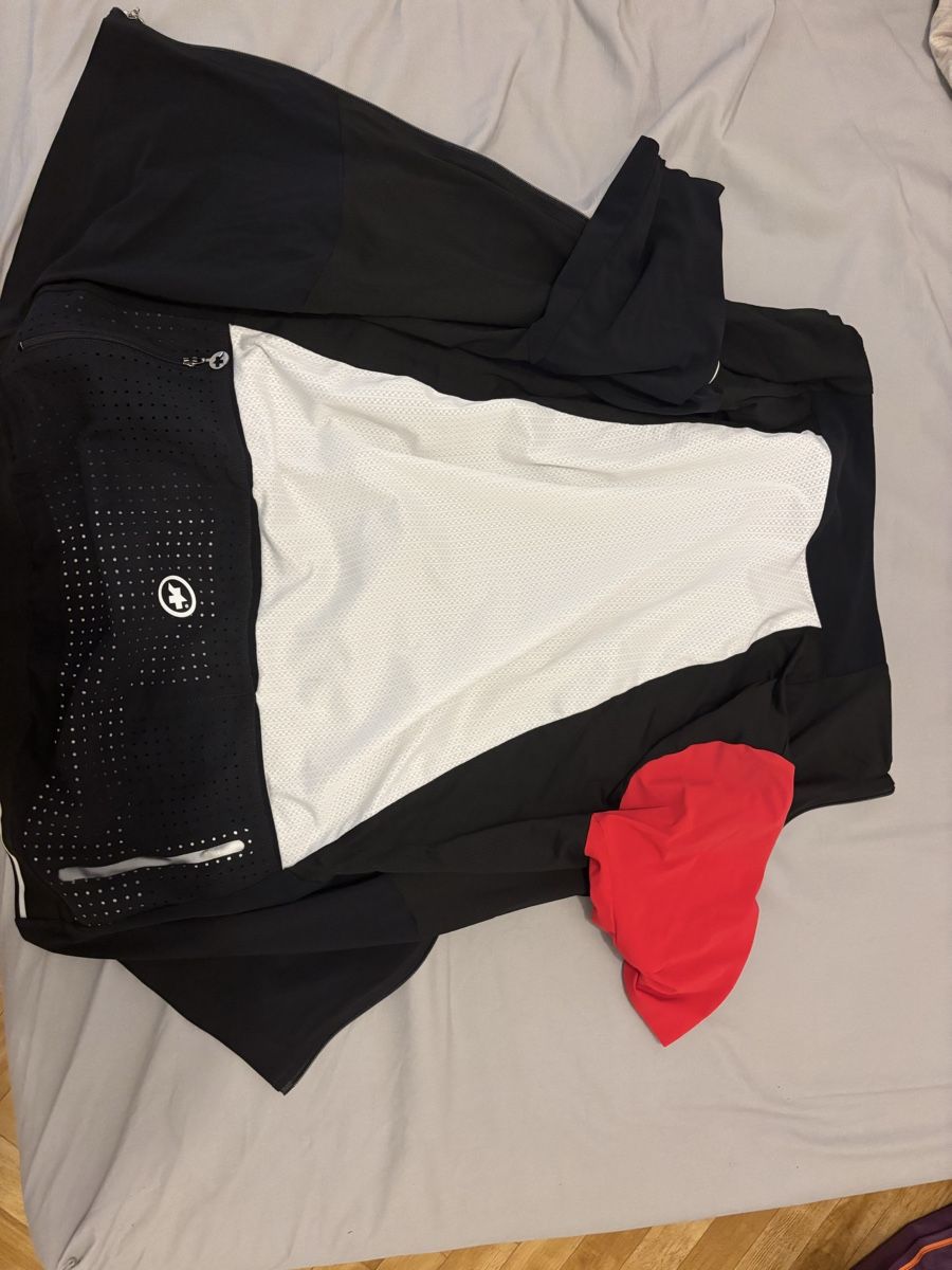 Assos Canottiere & Pantaloni: Assos millet GT – Nuovo (secondo la descrizione) da Ardon venduto da Azurreka 1