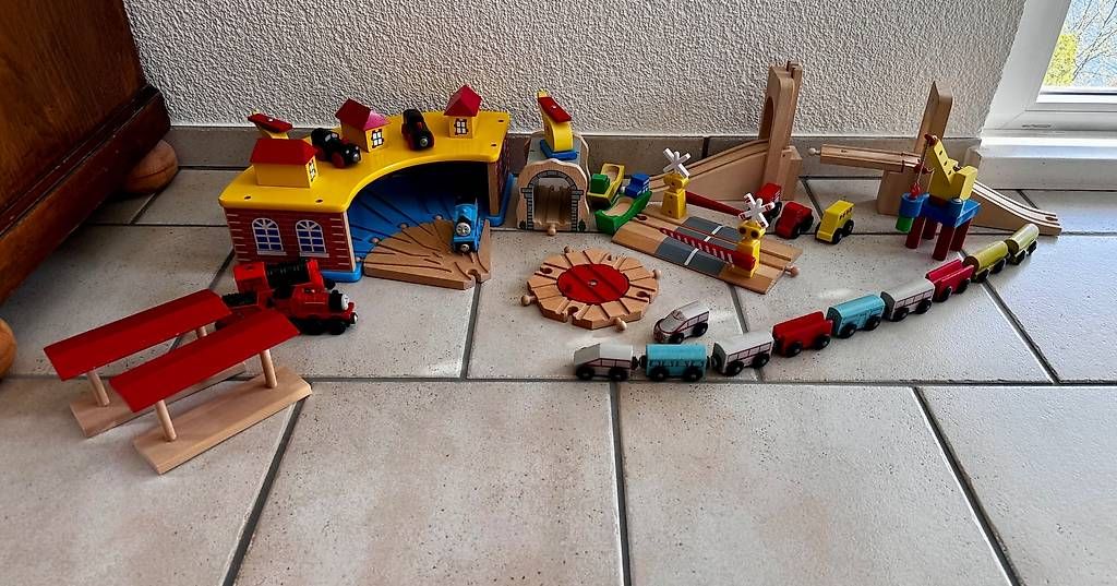 Giocattoli: Eisenbahnset mit vielen Extras – Usato da Gersau venduto da walin_6442 1