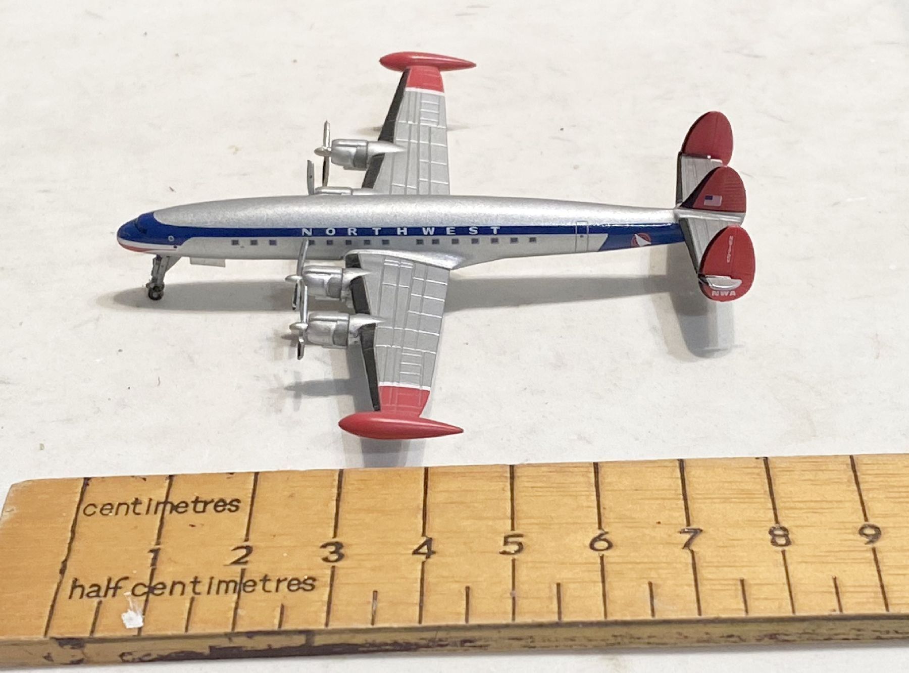 Kit di modellismo & Modellini statici: Dragon Constellation L-1049 Northwest Airlines in OVP – Usato da Sonceboz-Sombeval venduto da Decolove 3