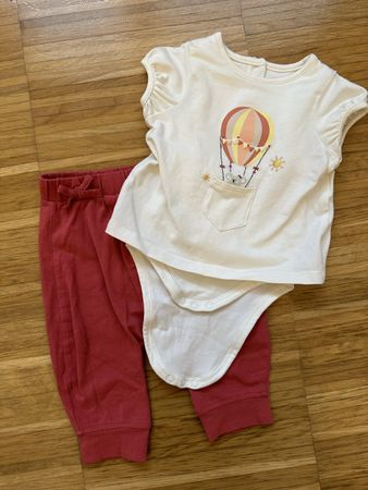 Neuwertig: Kurzarmbody und Leggins von Vertbaudet, Gr 3 Mt