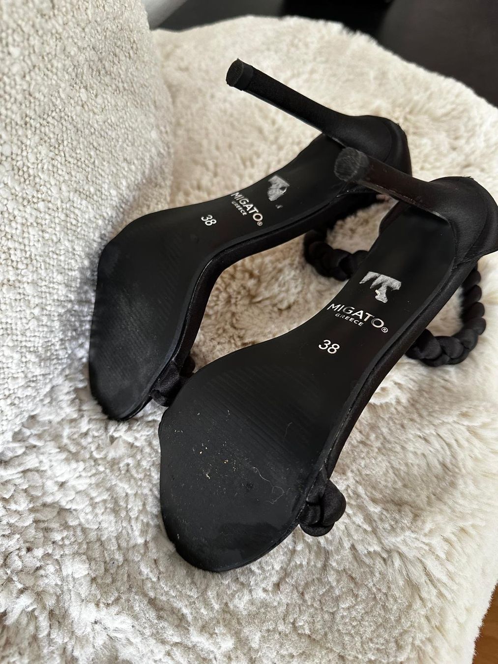 Scarpe da donna: Miséréo Satin High Heels Schwarz Gr. 38 – Usato da Thalwil venduto da victoriaSog 4