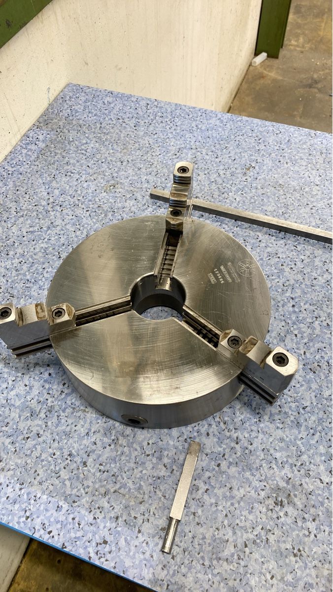 Altro per industria metallurgica: DREHFUTTER   Stahl, 270mm – Usato da Affoltern am Albis venduto da Sherif02