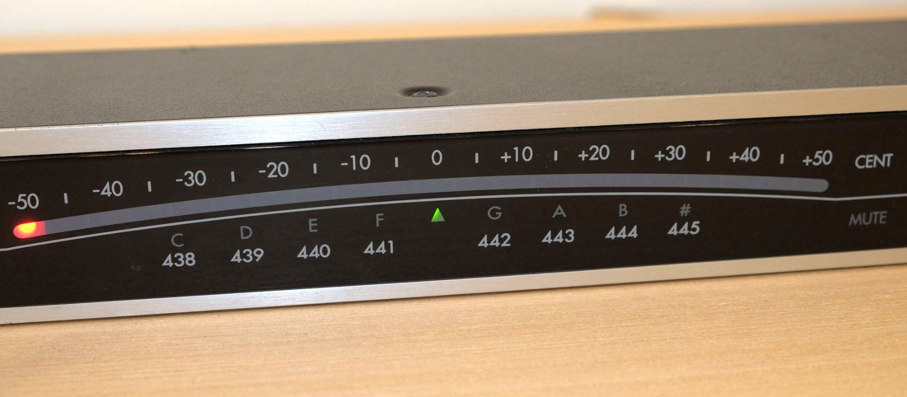 Strumenti musicali: Korg DTR-2 19 Rack Tuner - gute Funktion – Usato da Basel venduto da Bertob 1