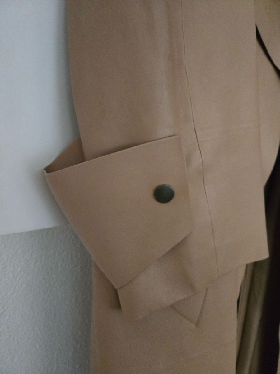 The Row Cappotti: The Row Leather Trench Coat, Autumn Chic, – Nuovo (secondo la descrizione) da Basel venduto da TIMELESS-FASHION 7