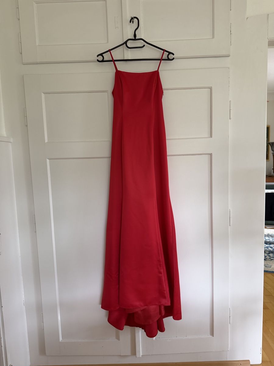 Kleider: Vera Mont Abendkleid Rot Grösse 38 Used Condition – Gebraucht aus Sissach von mol_mjg8