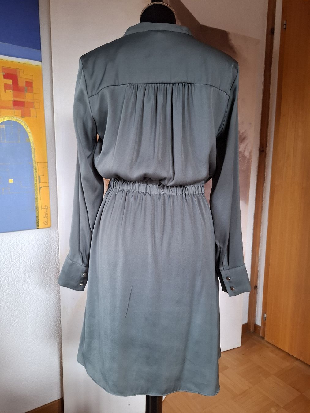 Vestiti: Kleid Gr 38 M Grau Satin elegant Gürtel edel basic luxury 33 – Usato da Vinelz venduto da sonnenmond77 9