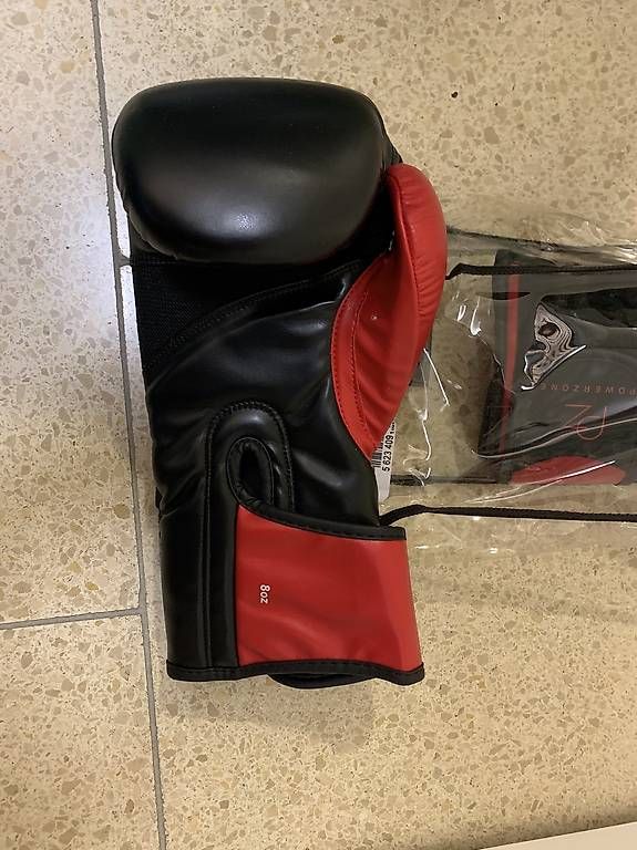 Guanti & manicotti: Gants de boxe - 8oz - Powerzone – Usato da Lausanne venduto da StephSou 1