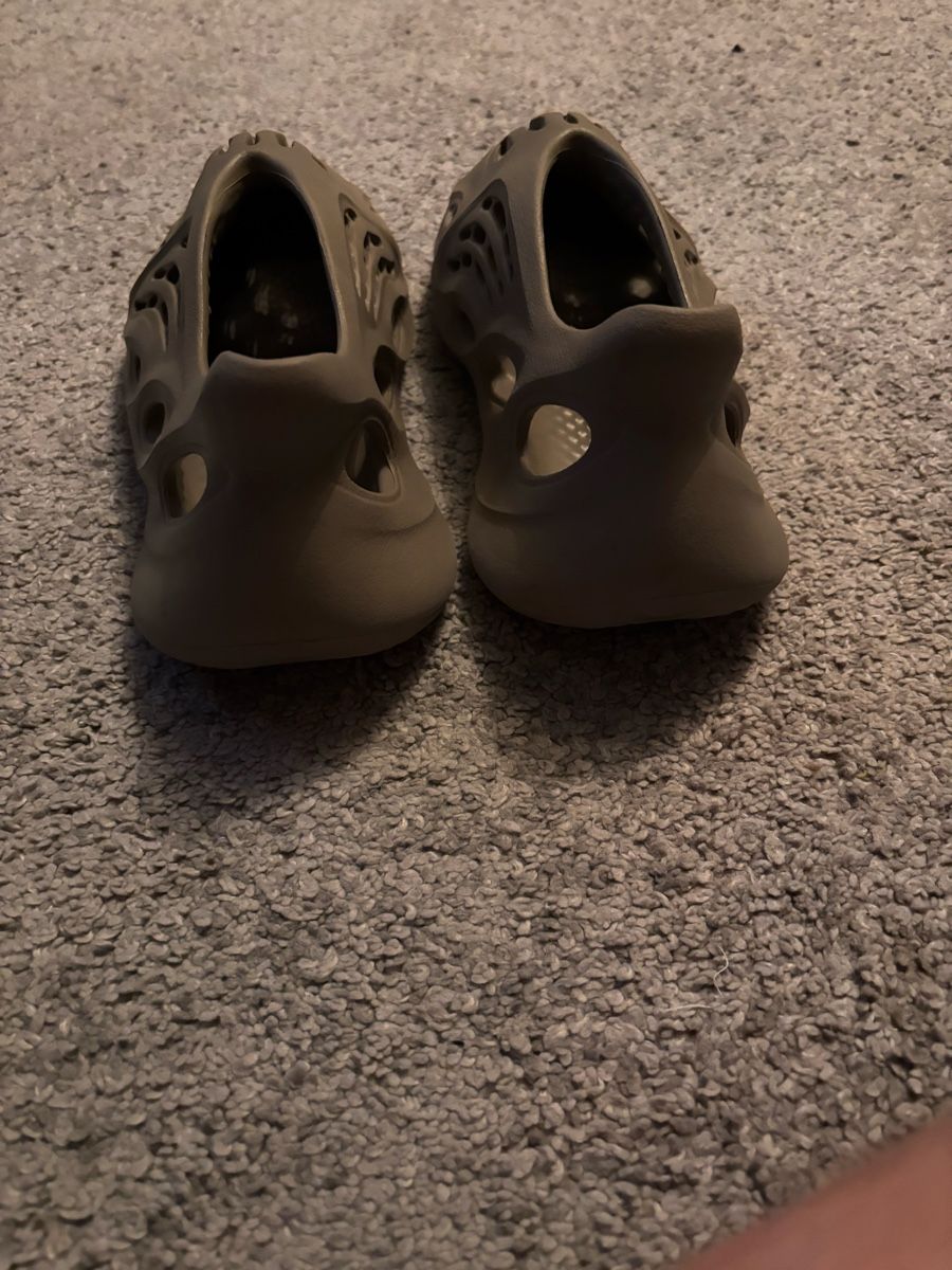 Adidas Scarpe da uomo: Yeezy Foam Runner, 38/39 cm , good Condition, – Usato da Ascona venduto da ElfieLove 2
