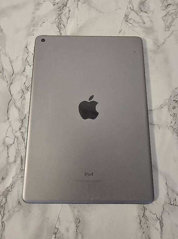 Apple Tablet PC: iPad 6| 128GB| Wi-Fi – Usato da Renens VD venduto da MTD2211 4