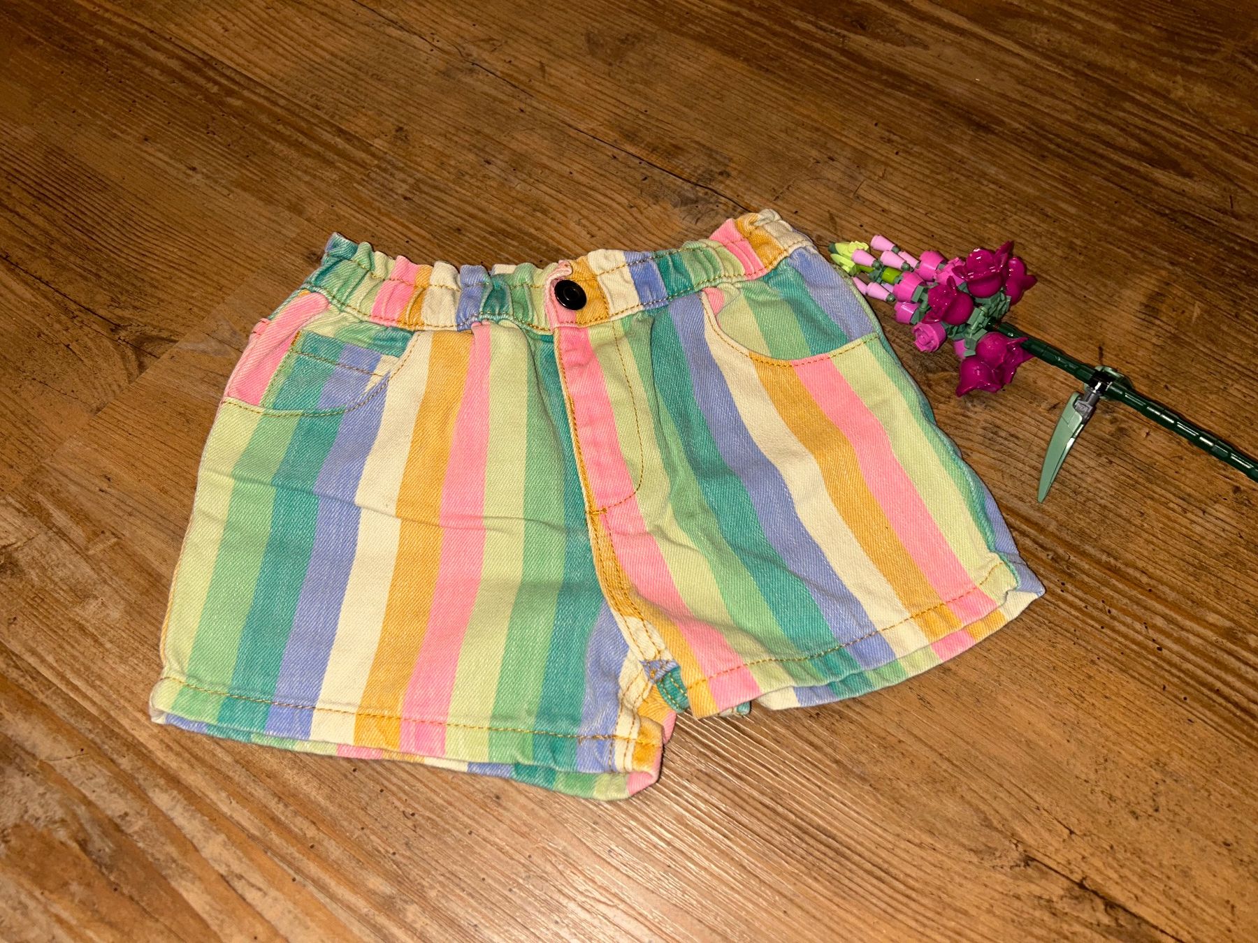 Pantalons: Bunte Shorts 110/116 – D'occasion à Safenwil par 2hand_aber_wertvoll