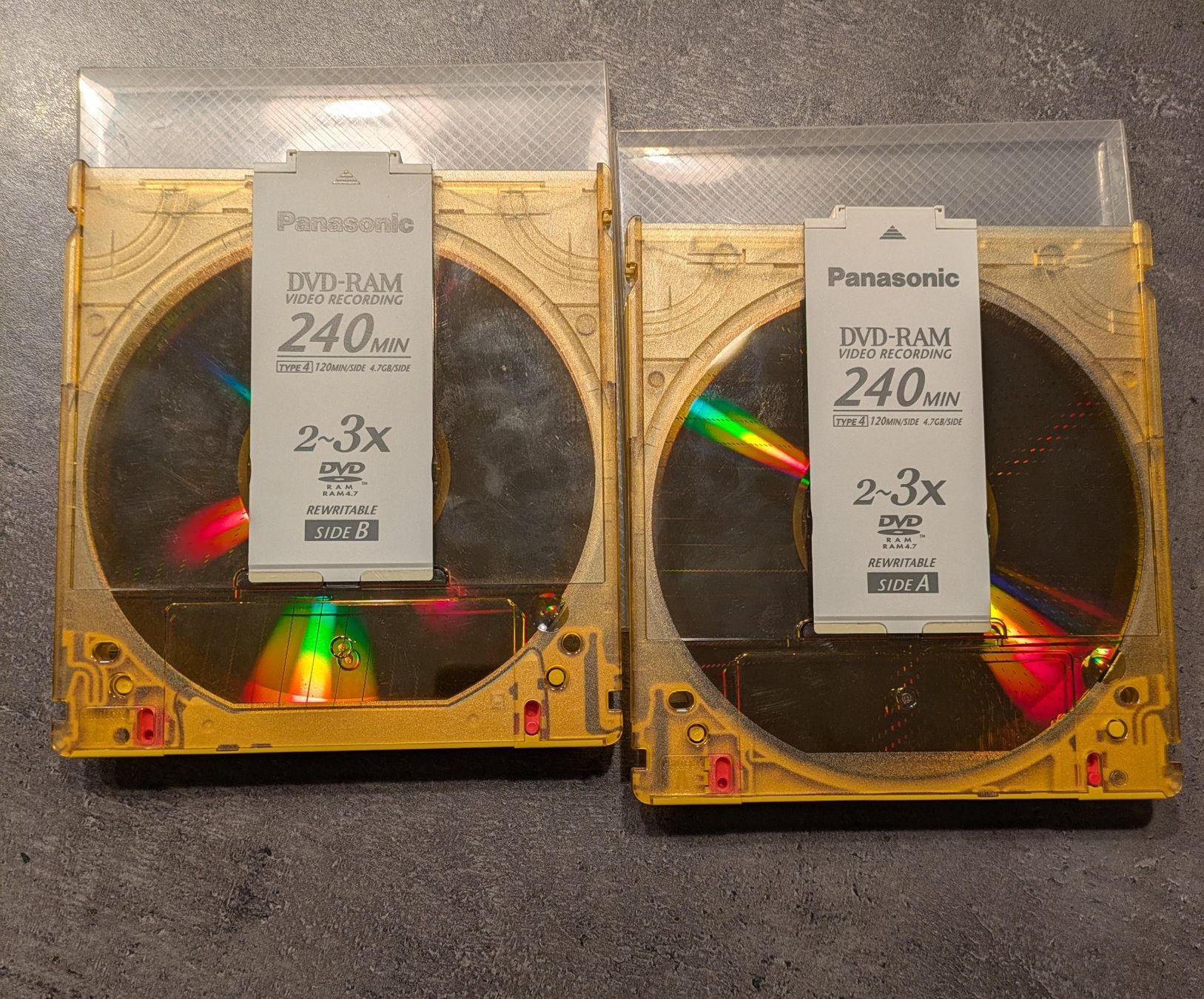 Tous les DVDs: 2 Panasonic DVD-RAM 240 Min. – D'occasion à Zetzwil par Stritzi