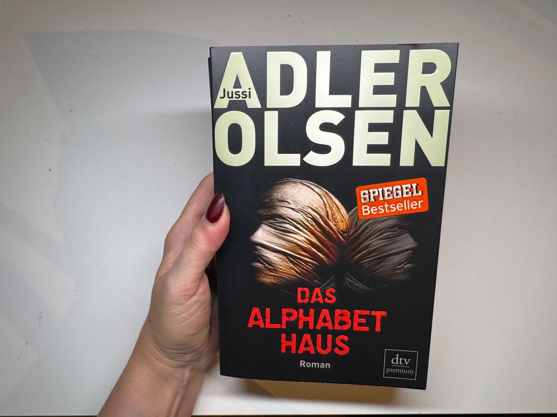 Libri: ROMAN: Adler Olsen, Das Alphabet Haus – Usato da Grosswangen venduto da Deutsche_Romane