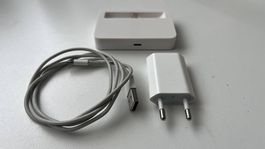 Original iPhone Ladegerät und vertikaler Ständer