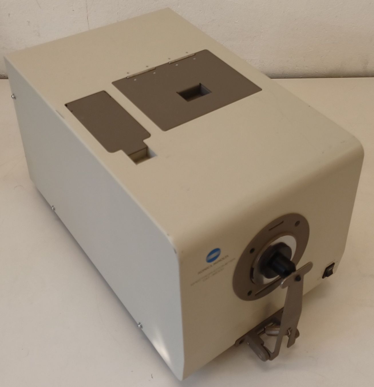 Accessori da laboratorio: Konica Minolta Spectrophotometer CM-3600d – Difettoso da Niederdorf venduto da LeptonAG_Labor