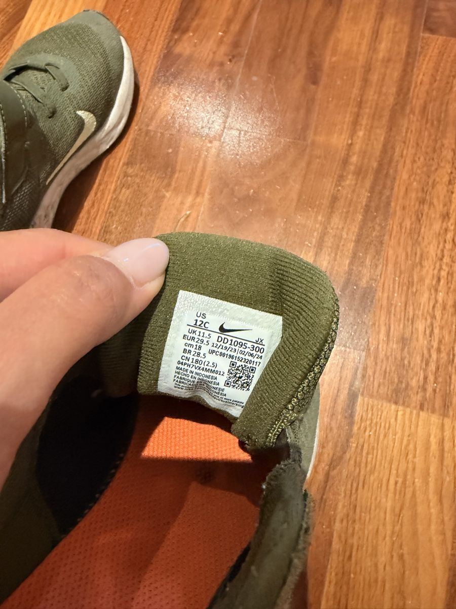 Nike Scarpe per ragazzi: Kinder Turnschuhe, Gr. 29.5 – Usato da Adliswil venduto da Marylu001 2
