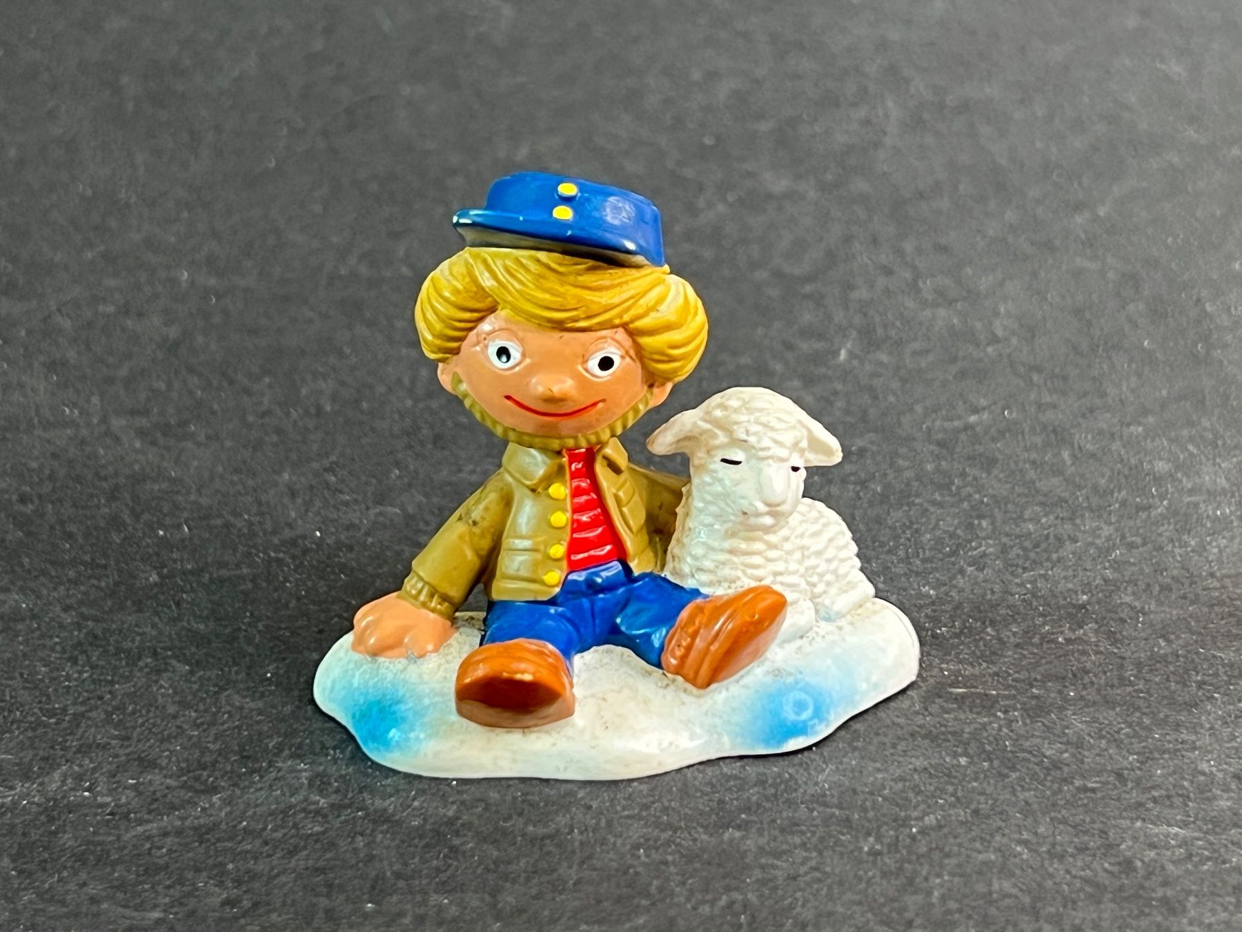 Bullyland Statuette: Sandmännchen Bully auf Wolke, mit Schäfchen Figur – Usato da Ennetbaden venduto da mapa05