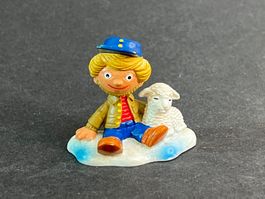 Sandmännchen Bully auf Wolke, mit Schäfchen Figur