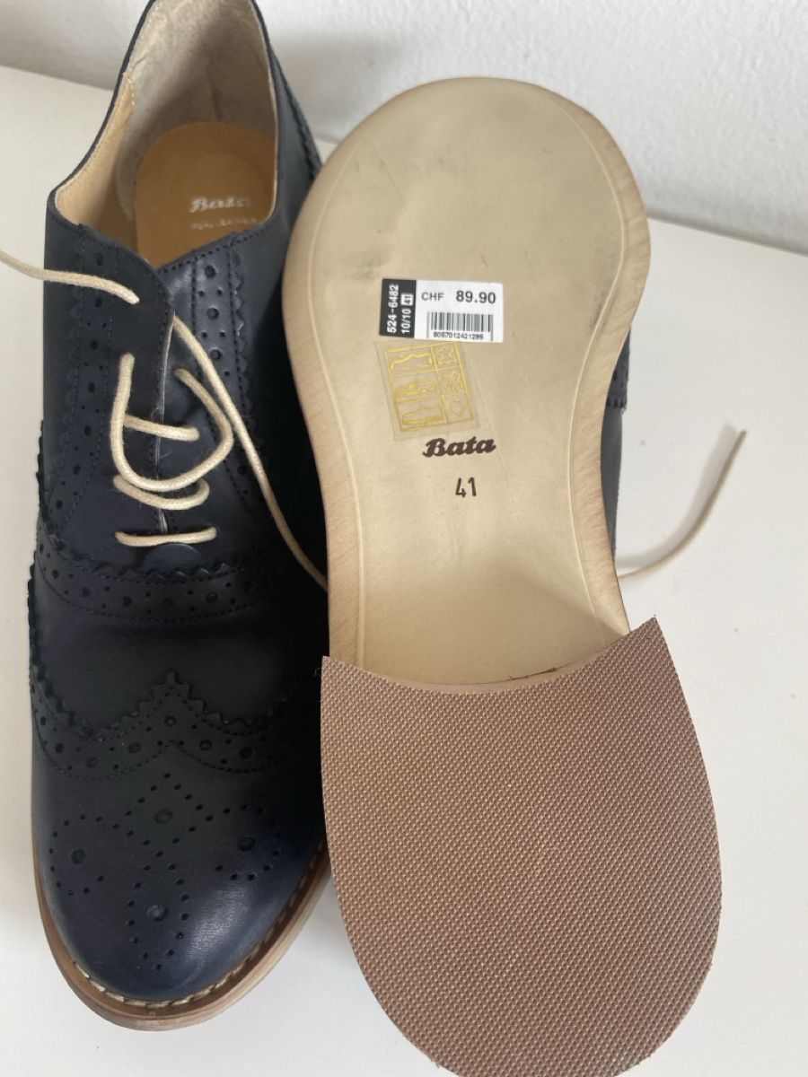 Damenschuhe: Scarpe stringate Bata blu, numero 41 – Neu und originalverpackt aus Vacallo von lac_2z26 2