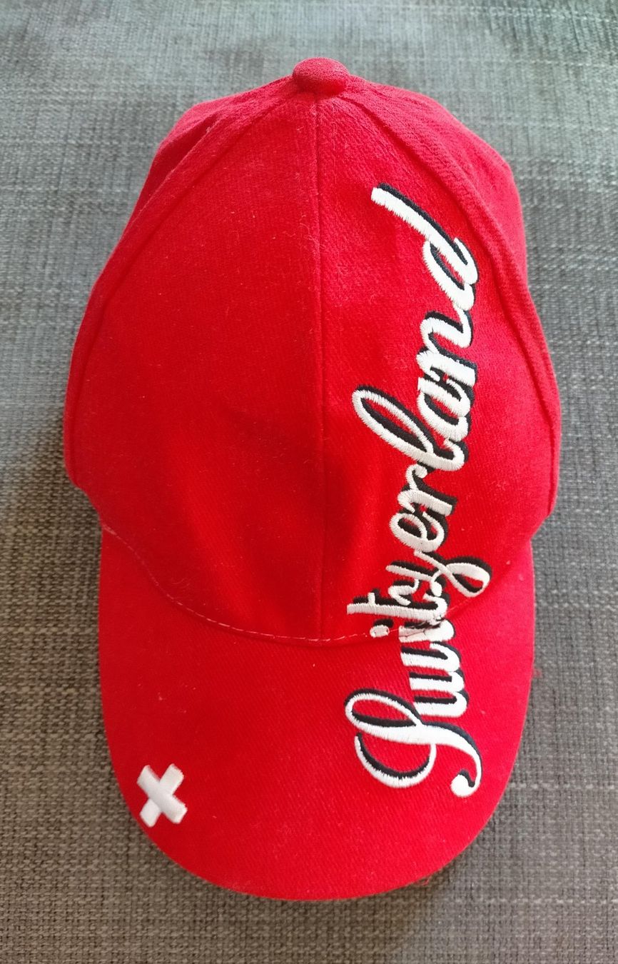 Autres vêtements & accessoires: Schweizer Kappe – Neuf avec emballage d'origine à Zürich par nachoazofra 1