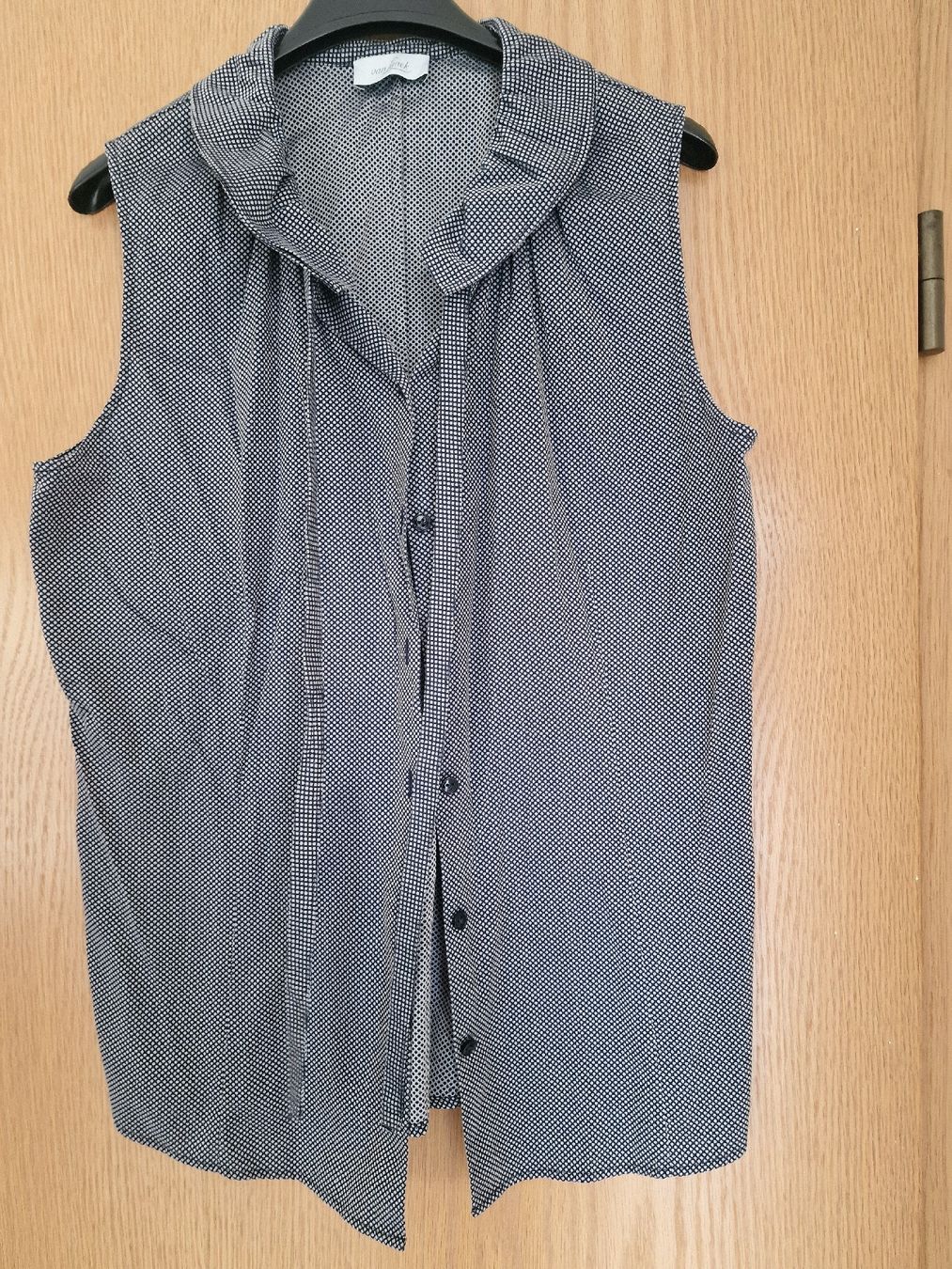 Van Laack Blusen: ärmellose Bluse van Laack – Gebraucht aus Lausen von Joli-80