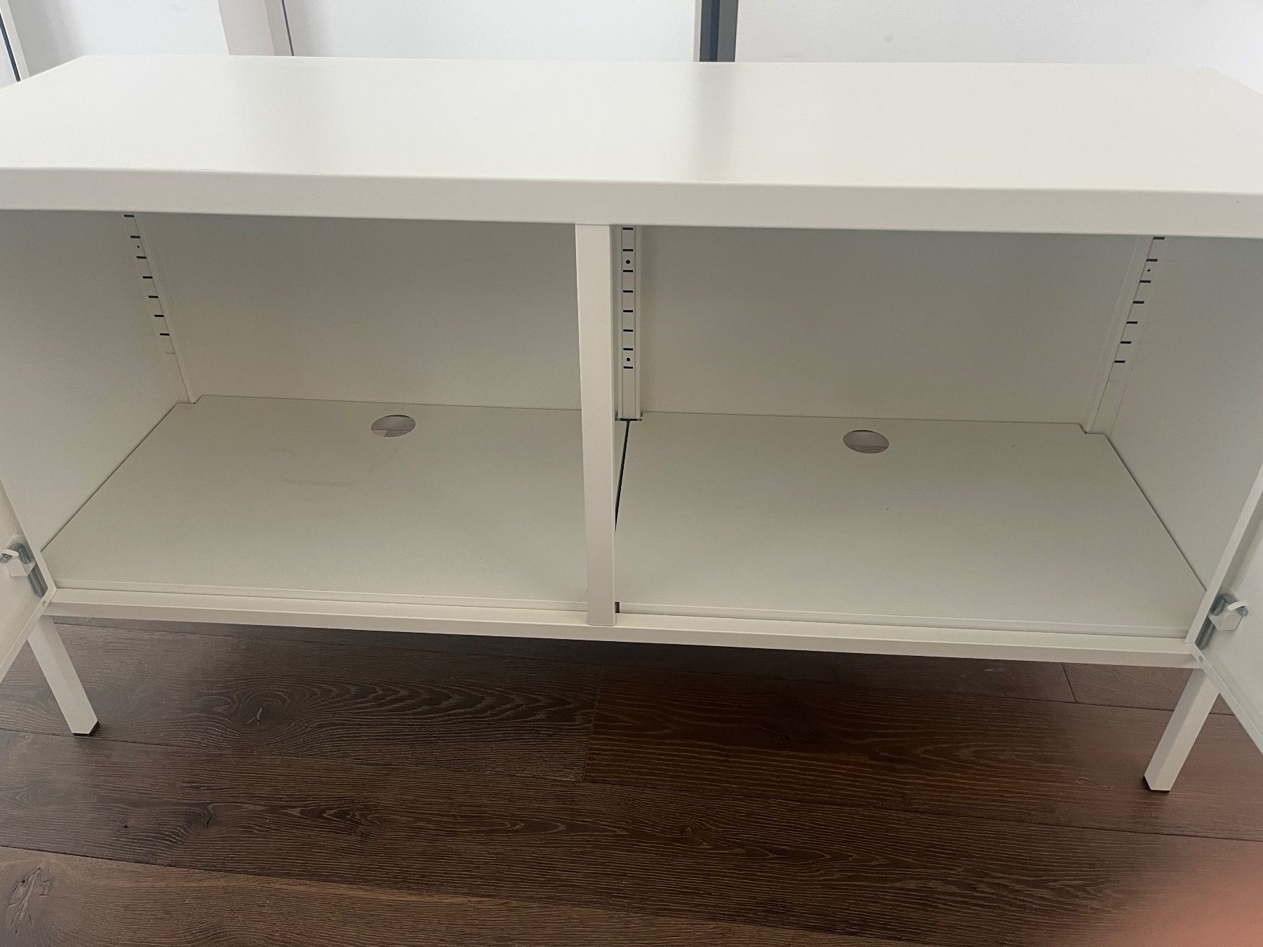 Ikea PS Schrank weiss Metall Sideboard mit Türen (Gebraucht) in Wettswil für CHF 32 – nur Abholung auf Ricardo kaufen