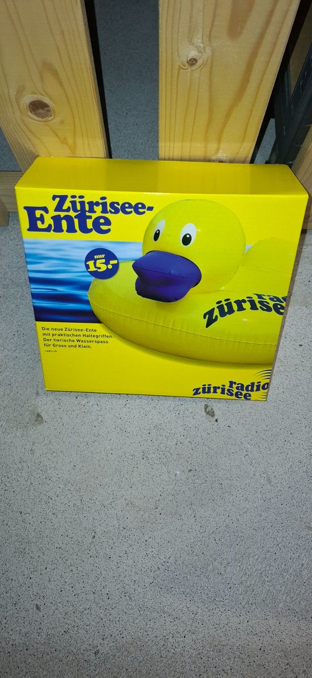 Spielzeuge: Schwimm Ente – Neu und originalverpackt aus Zürich von male80