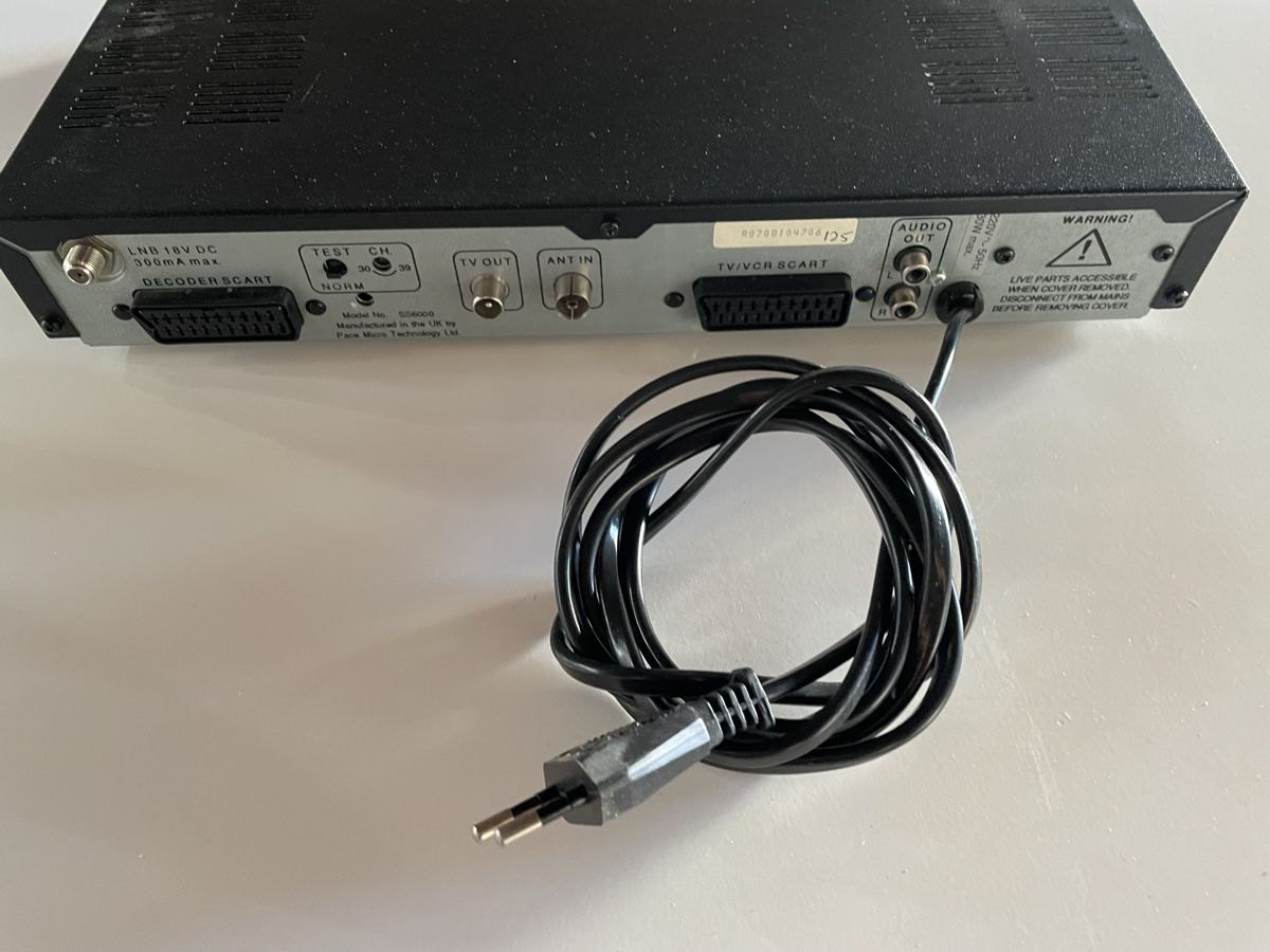 Radiocomunicazione: Décodeur PACE SS6000 vintage - Parfait pour collectionneur! – Nuovo e nell'imballaggio originale da Denges venduto da Ricautomotive 1