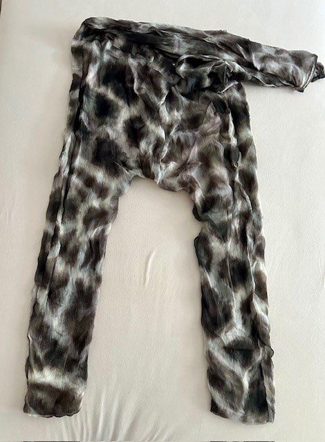 Roberto Cavalli Pantaloni: Roberto Cavalli runway harem pants – Nuovo (secondo la descrizione) da Dallenwil venduto da ZD2019