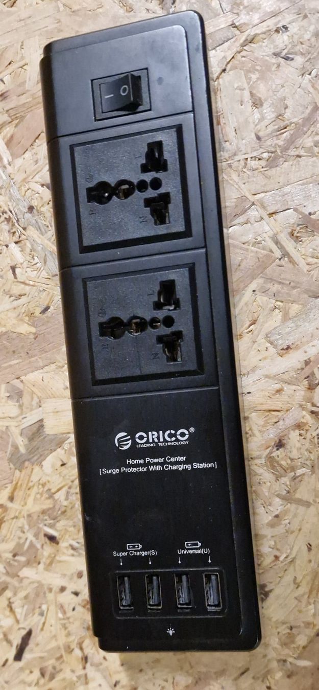 Ladegeräte: ORICO Socketleiste + 4x USB-Ladegerät – Gebraucht aus Winterthur von zserg