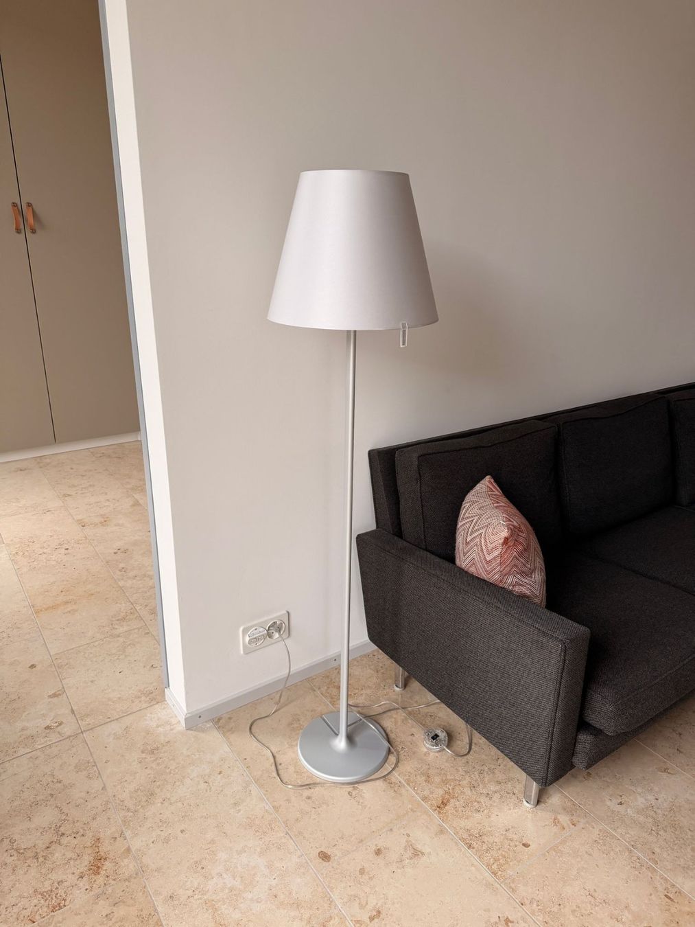 Artemide Lampen: Artemide Melampo Stehleuchte / Stehlampe – Gebraucht aus Kilchberg ZH von atn_99xt