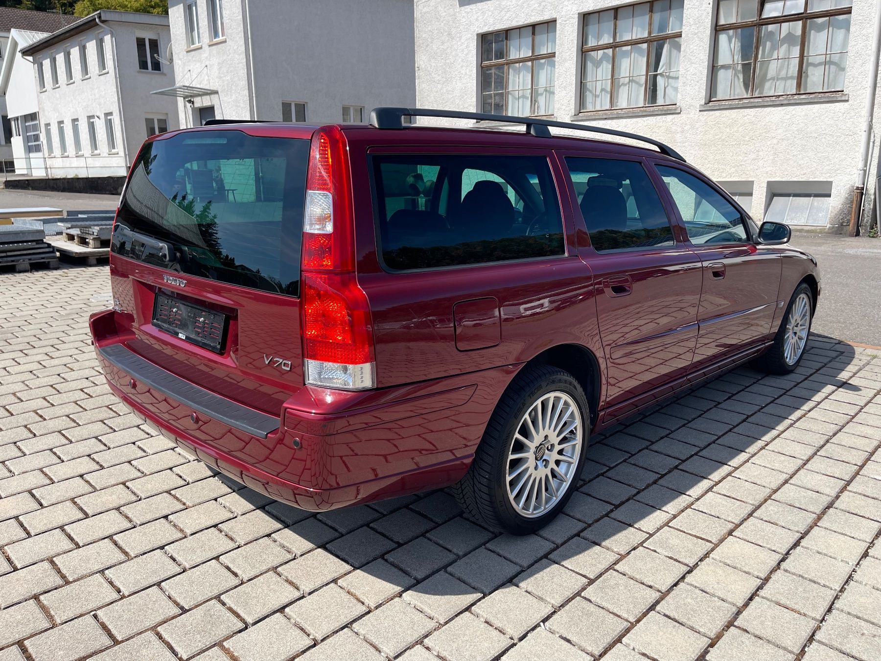Volvo Automobili: VOLVO V70 D5 AWD Summum – Usato da Bülach venduto da Nbosshard 2