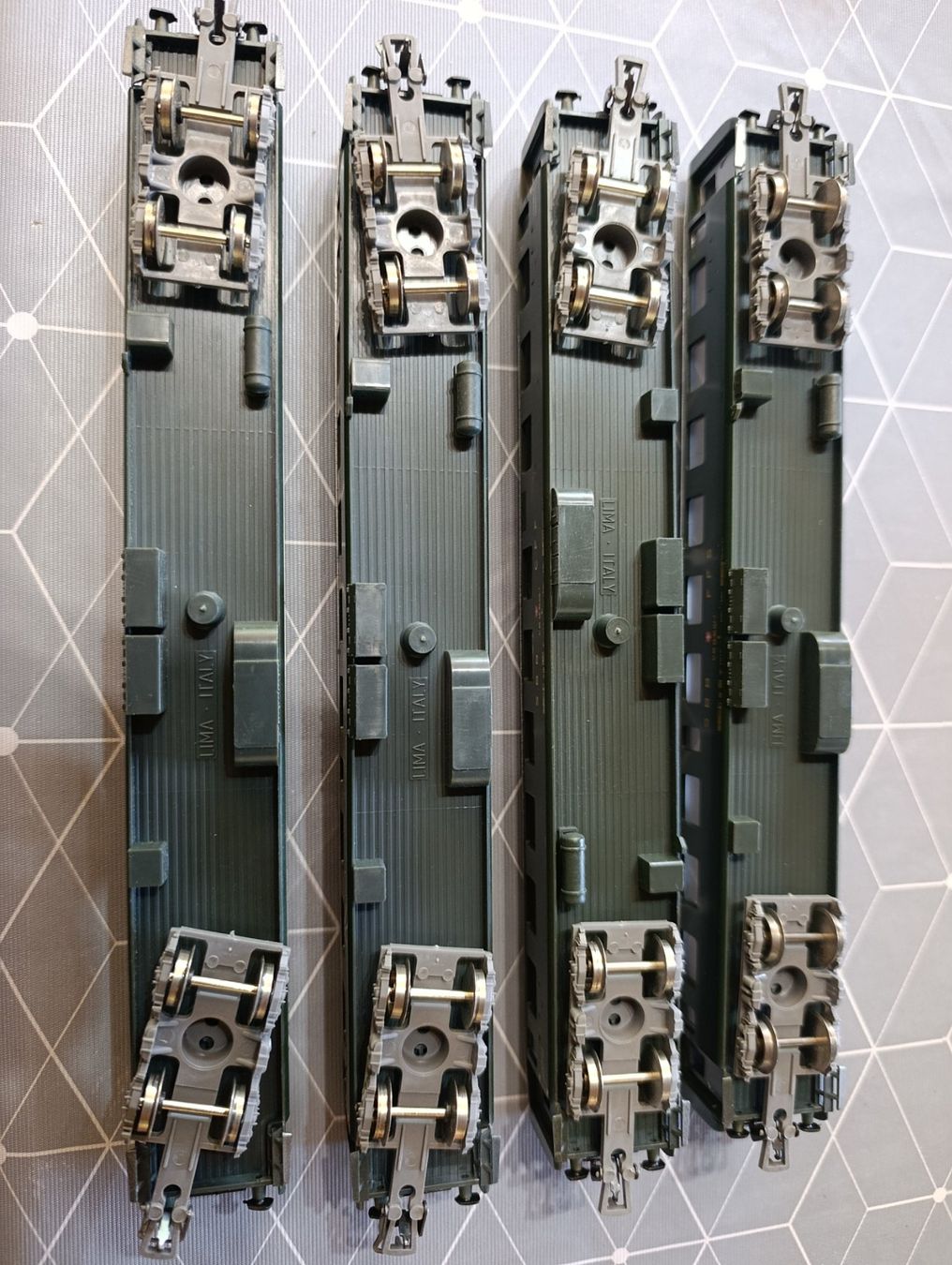 Lima Modelleisenbahnen: Lima SBB x 4 grün – Gebraucht aus Tafers von LitusPS 2