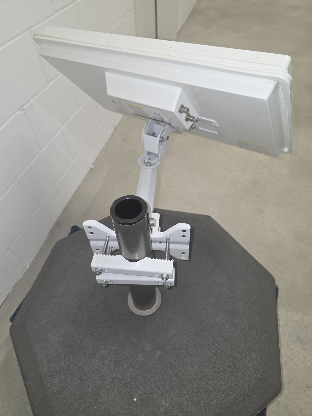 Antenne parabolique: Selfsat 2 Teilnehmer – D'occasion à Oberwil (Dägerlen) par Lugi17 1