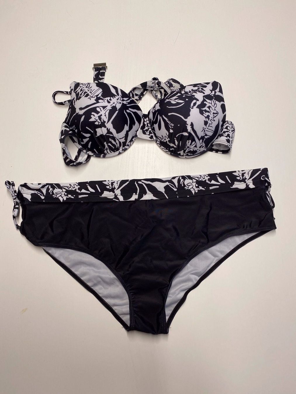 Costumi da bagno & Bikini: Schönes Bikini - NEU – Nuovo e nell'imballaggio originale da Mellingen venduto da Shane76