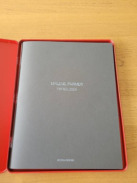 Bücher: Mylène Farmer/ programme souvenir / concert Timeless 2013 – Gebraucht aus Crissier von cel_vmk9 1