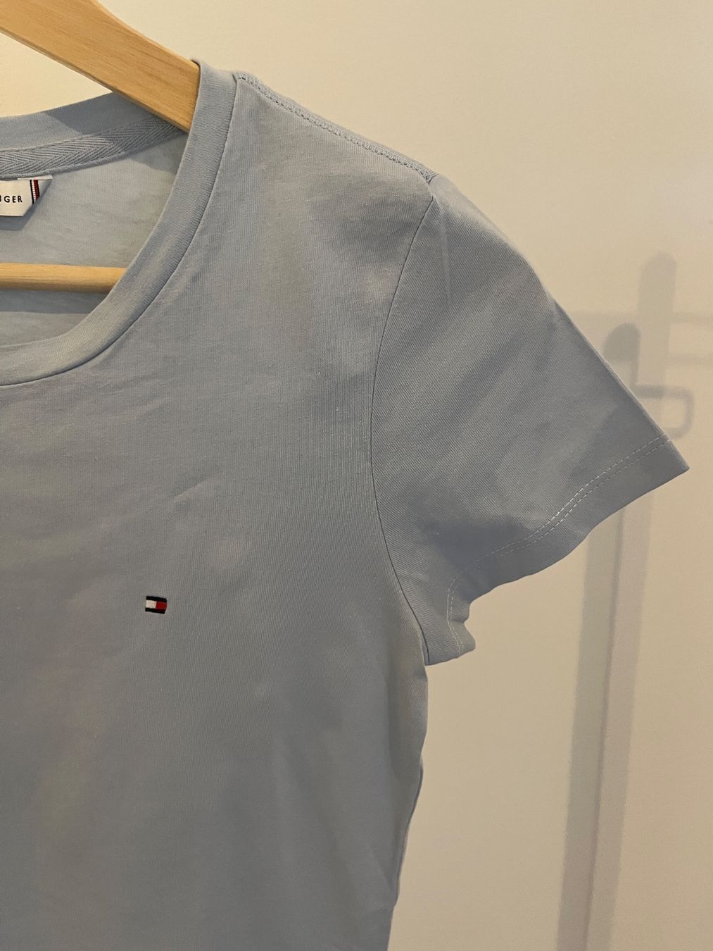 Tommy Hilfiger T-shirt: T-Shirt bleu, Tommy Hilfiger – Usato da Savagnier venduto da taianab 2
